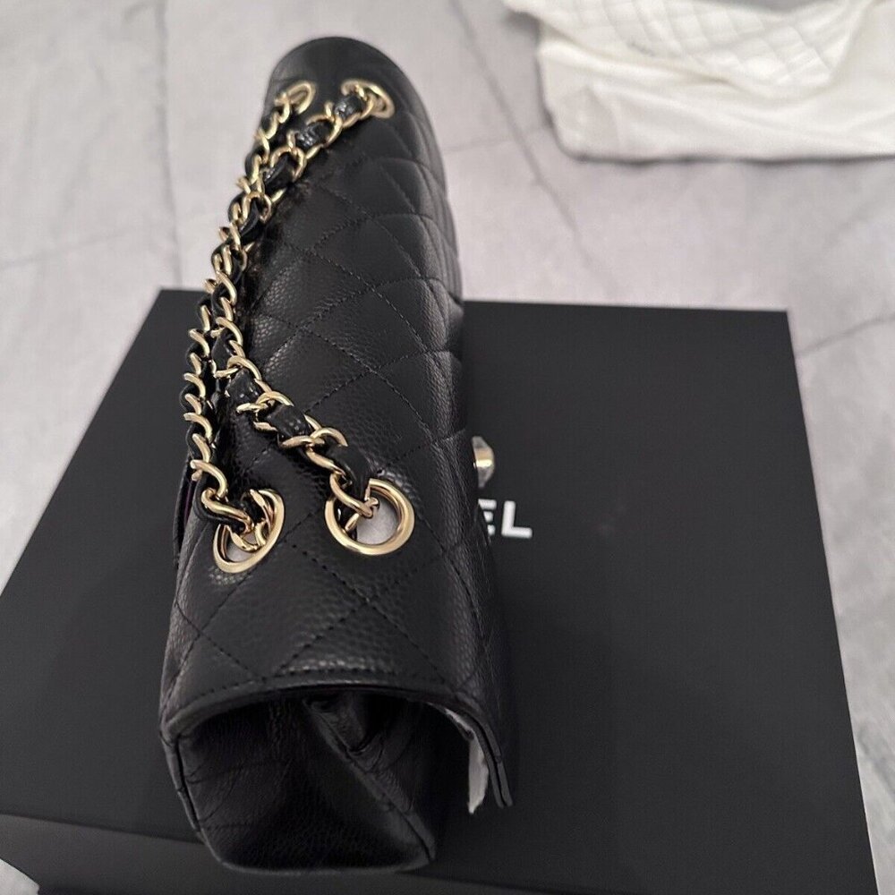 CHANEL Double Flap Classic Jumbo Caviar Gold hardware - Picture 11 of 16